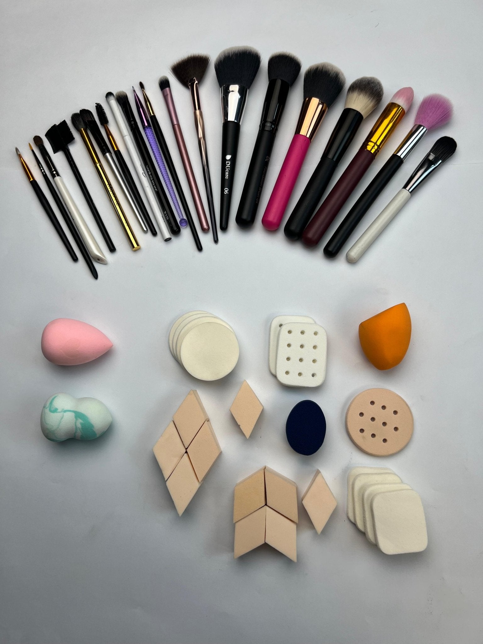 Deal 1 Makeup Tools - Premium Beauty Essentials for a Flawless Look - Lotshop.pk