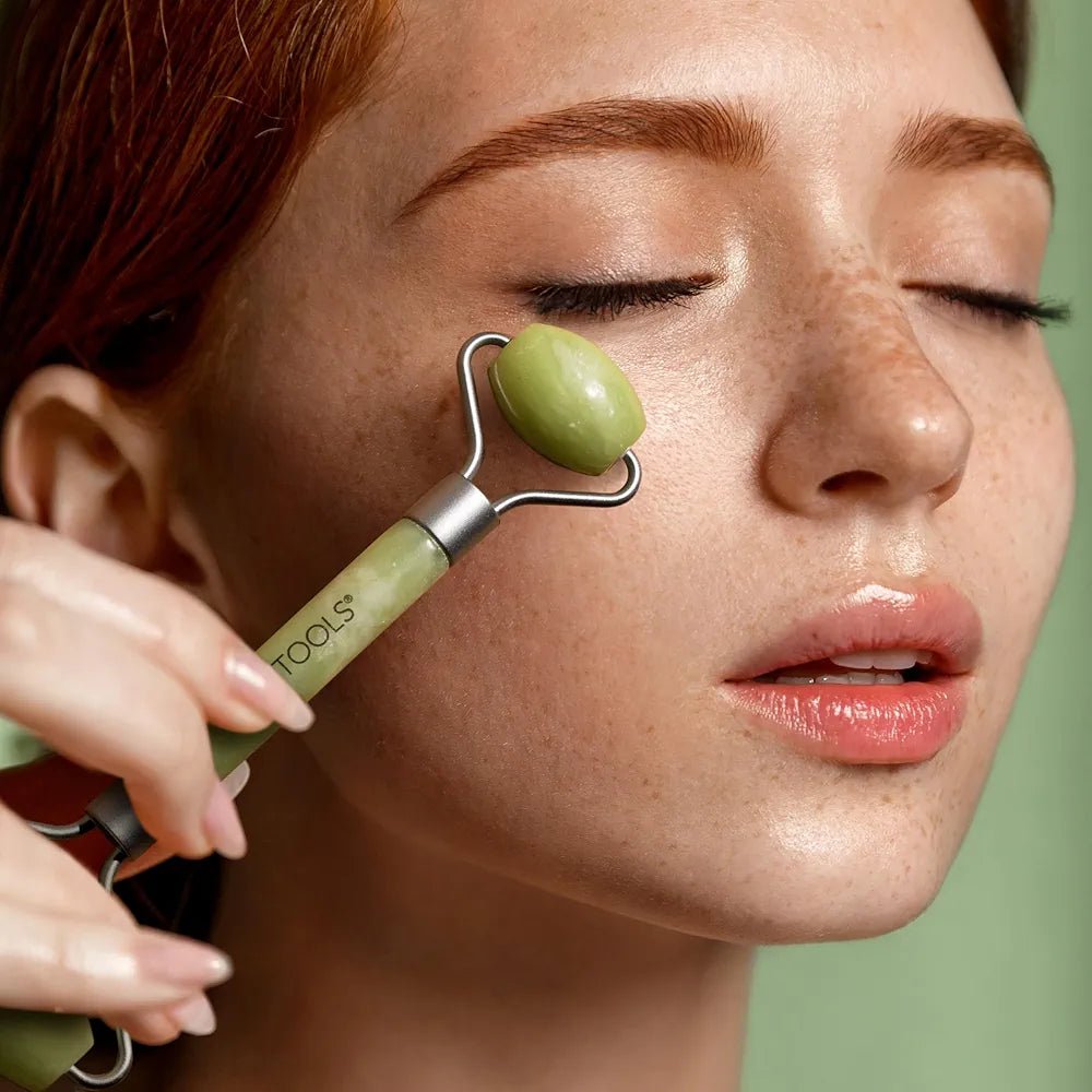 EcoTools Jade Roller – Instantly Refresh & Revitalize Your Skin! ✨💚 - Lotshop.pk