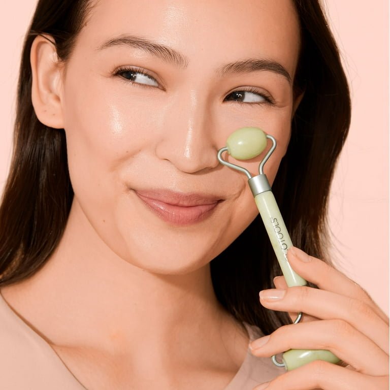 EcoTools Jade Roller β Instantly Refresh & Revitalize Your Skin! β¨π - Lotshop.pk