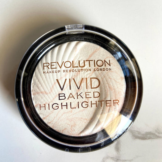 Highlighter MAKEUP REVOLUTION Vivid Baked Matte Lights - Lotshop.pk