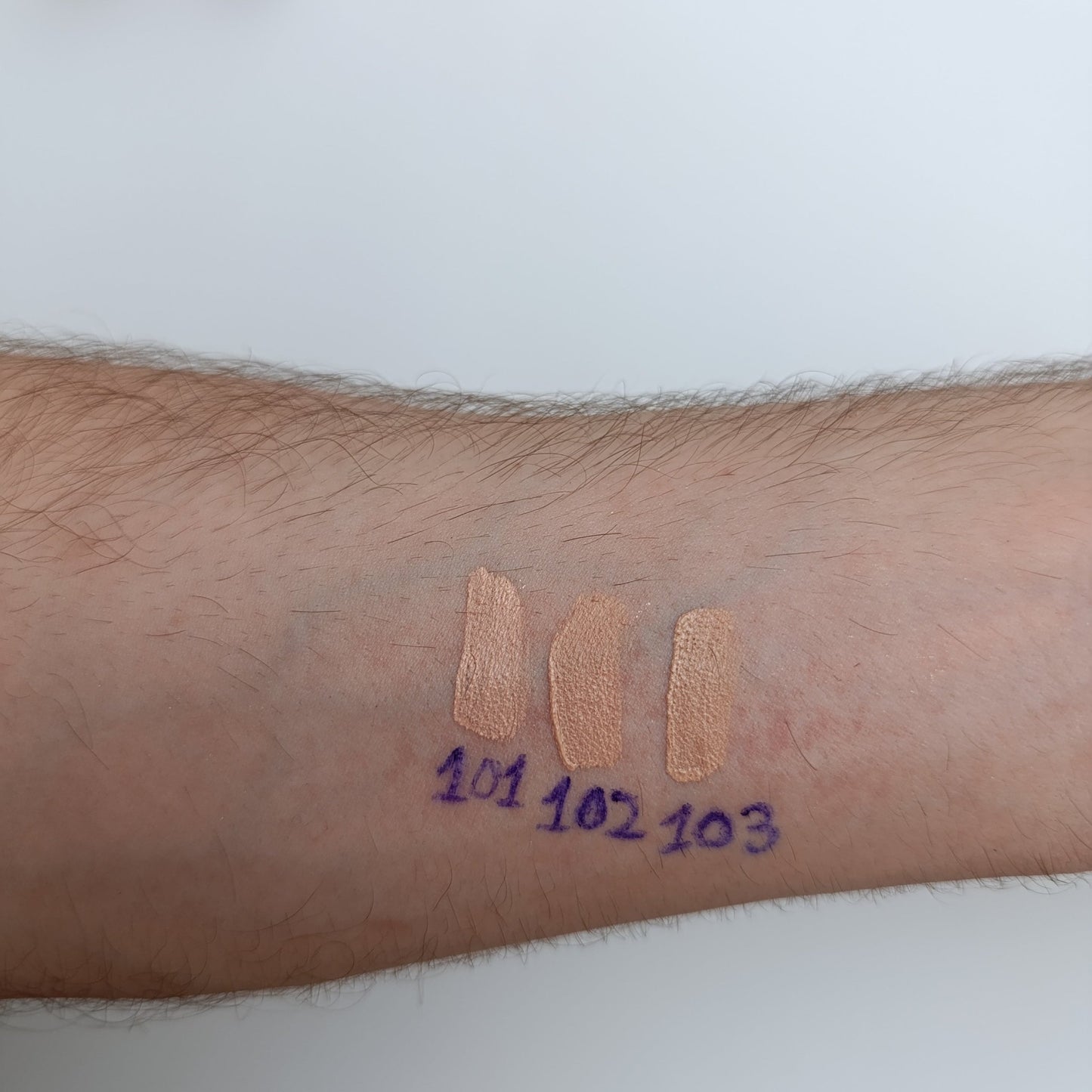 Huda Beauty Instant Age Rewind Concealer – Full Coverage - Lotshop.pk