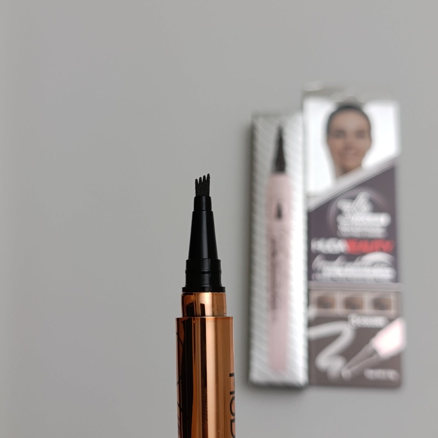 Huda Beauty Liquid Eyebrow Pen – 36H Waterproof, Tattoo Effect & Natural Finish - Lotshop.pk