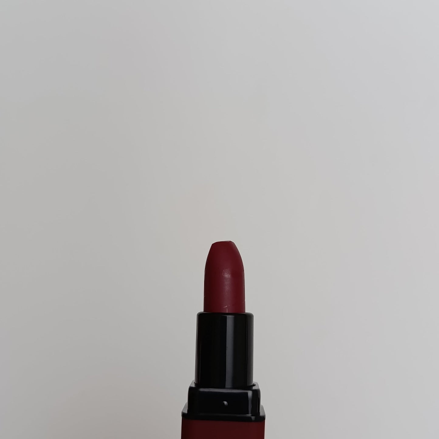 ๐ Huda Beauty Matte Lipstick โ 24 Hour Waterproof, Long Lasting & Bold Shades - Lotshop.pk
