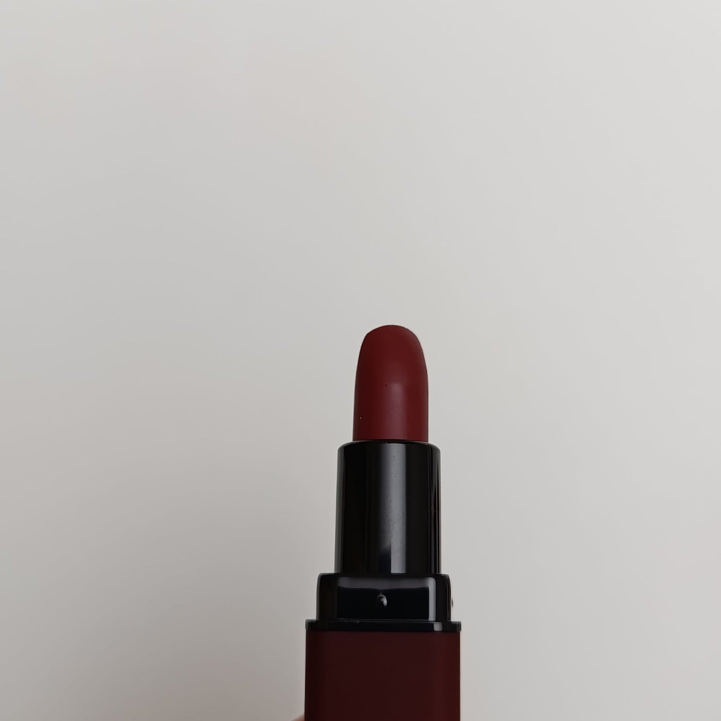 ๐ Huda Beauty Matte Lipstick โ 24 Hour Waterproof, Long Lasting & Bold Shades - Lotshop.pk