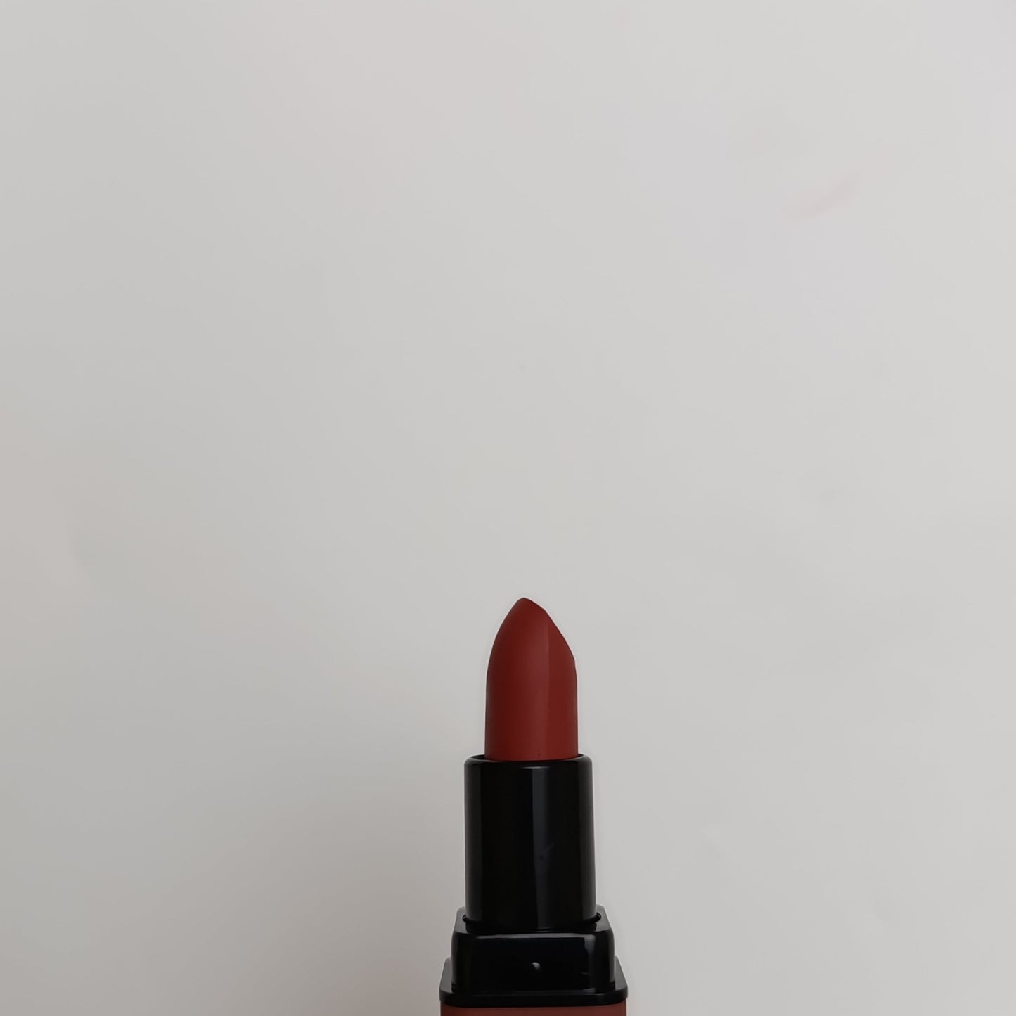 ๐ Huda Beauty Matte Lipstick โ 24 Hour Waterproof, Long Lasting & Bold Shades - Lotshop.pk