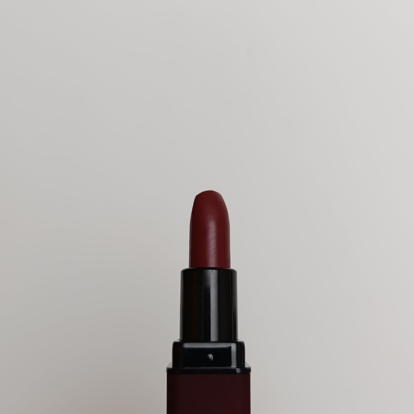 ๐ Huda Beauty Matte Lipstick โ 24 Hour Waterproof, Long Lasting & Bold Shades - Lotshop.pk