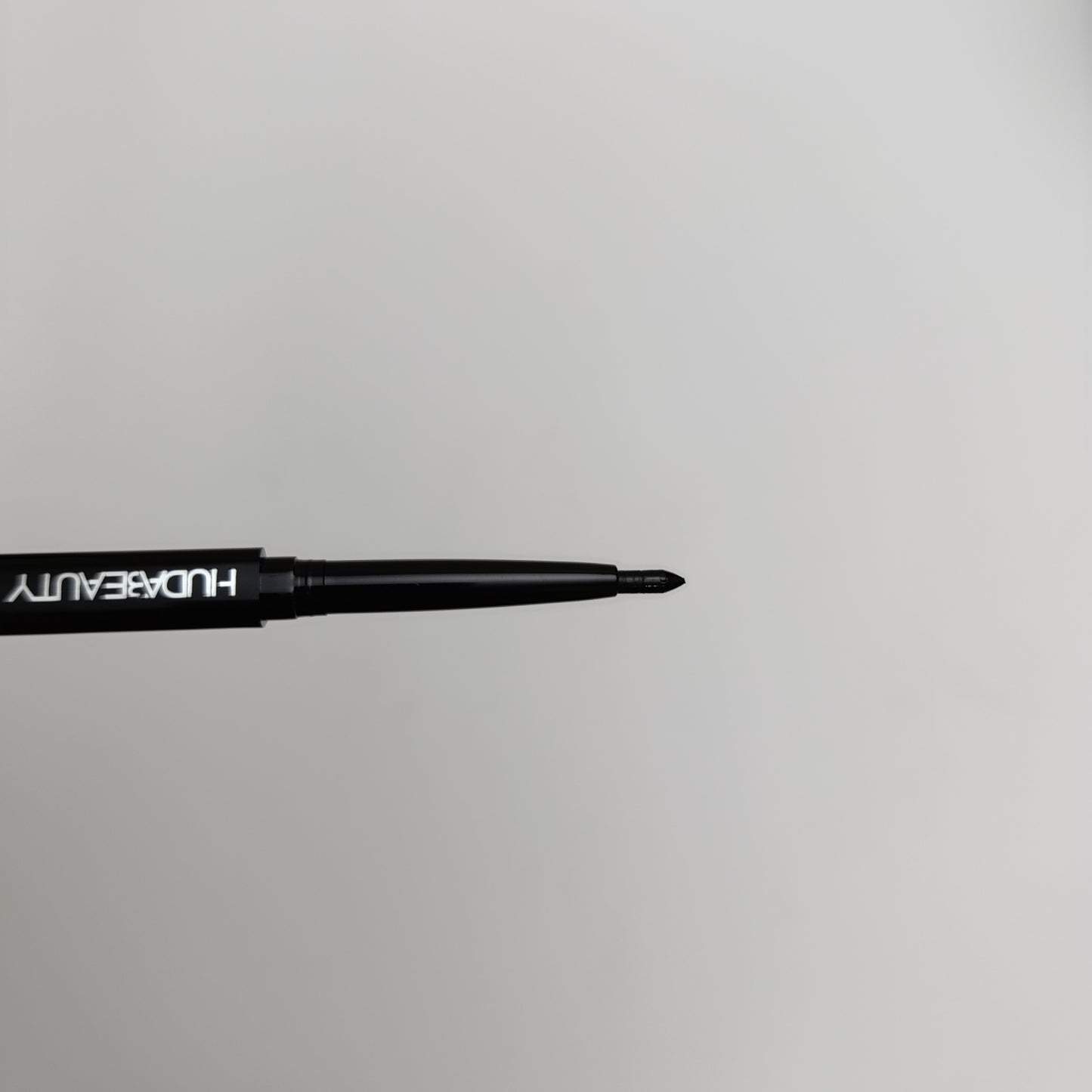Huda Beauty Professional Eye Liner – Smudge Proof & Enriched with Vitamin E
