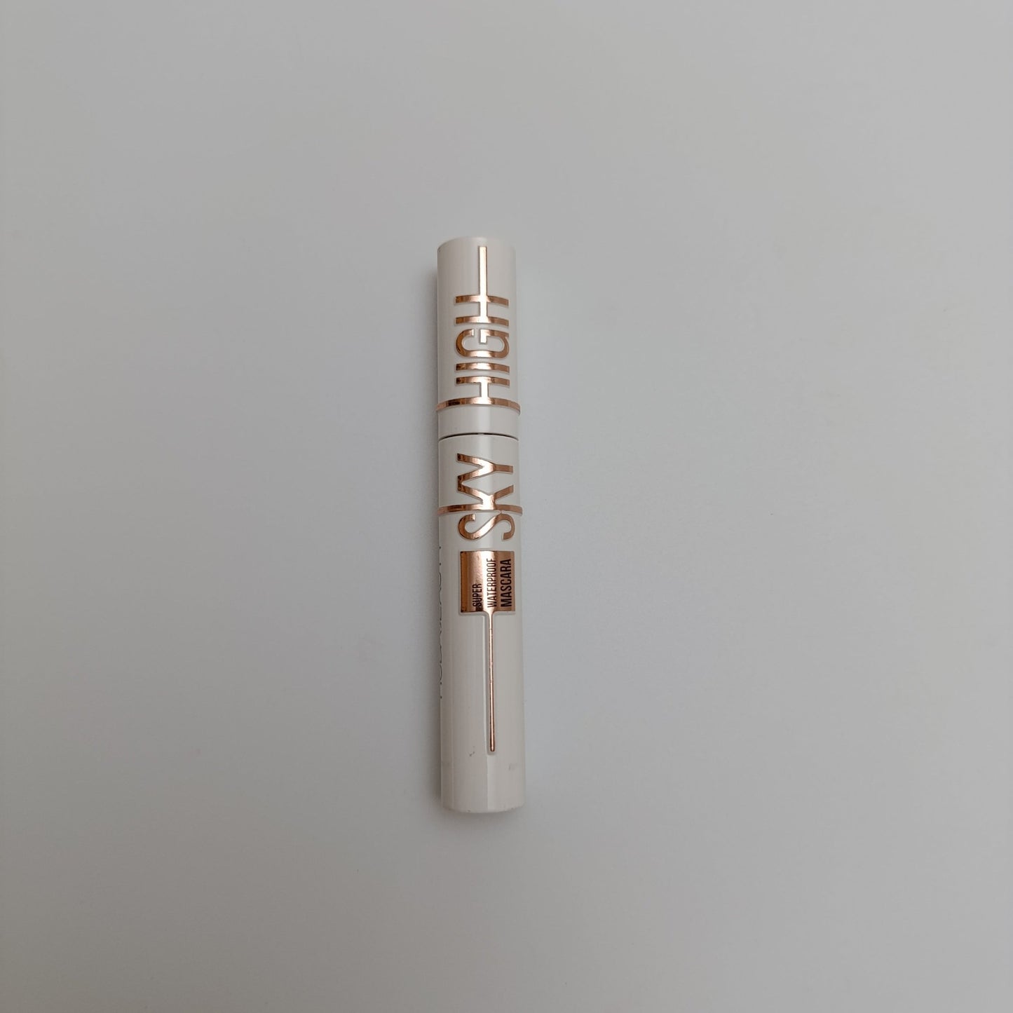 Huda Beauty Sky High Mascara – Super Waterproof Black | Full Volume & Limitless Length - Lotshop.pk