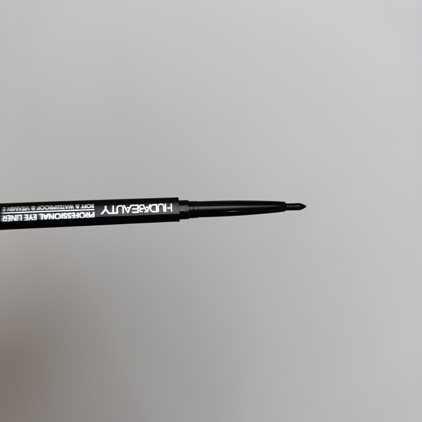 Huda Beauty Waterproof Eye Liner – Best Long Lasting Eye Makeup in Pakistan