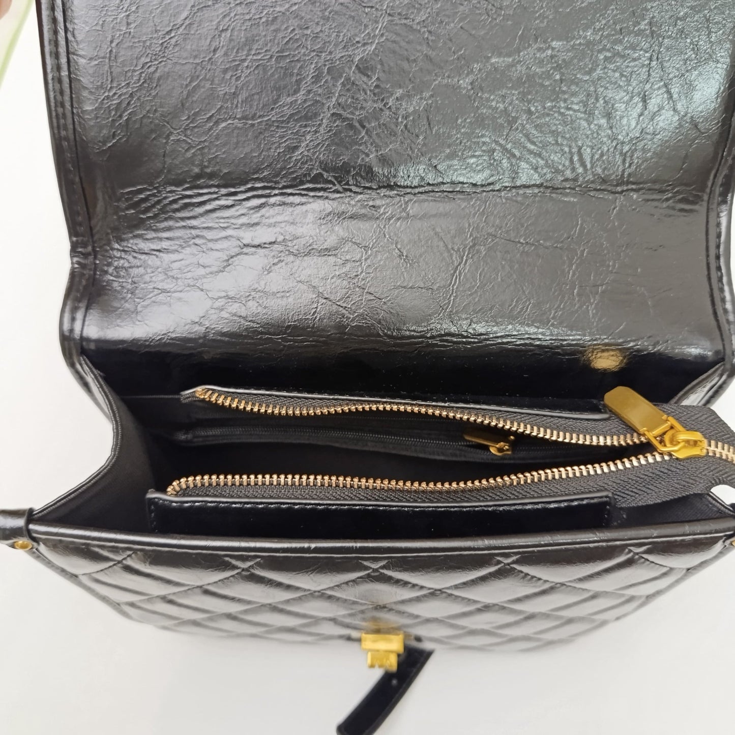 Luxury Black Quilted Chain - Strap Backpack Handbag – Convertible Crossbody for Modern Elegance - Lotshop.pk