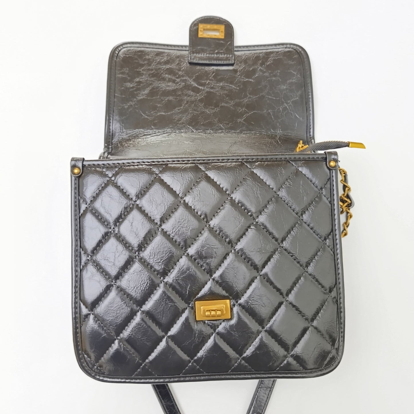 Luxury Black Quilted Chain - Strap Backpack Handbag – Convertible Crossbody for Modern Elegance - Lotshop.pk
