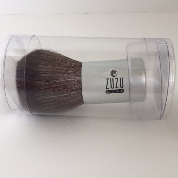 Zuzu Luxe Kabuki buffer Brush