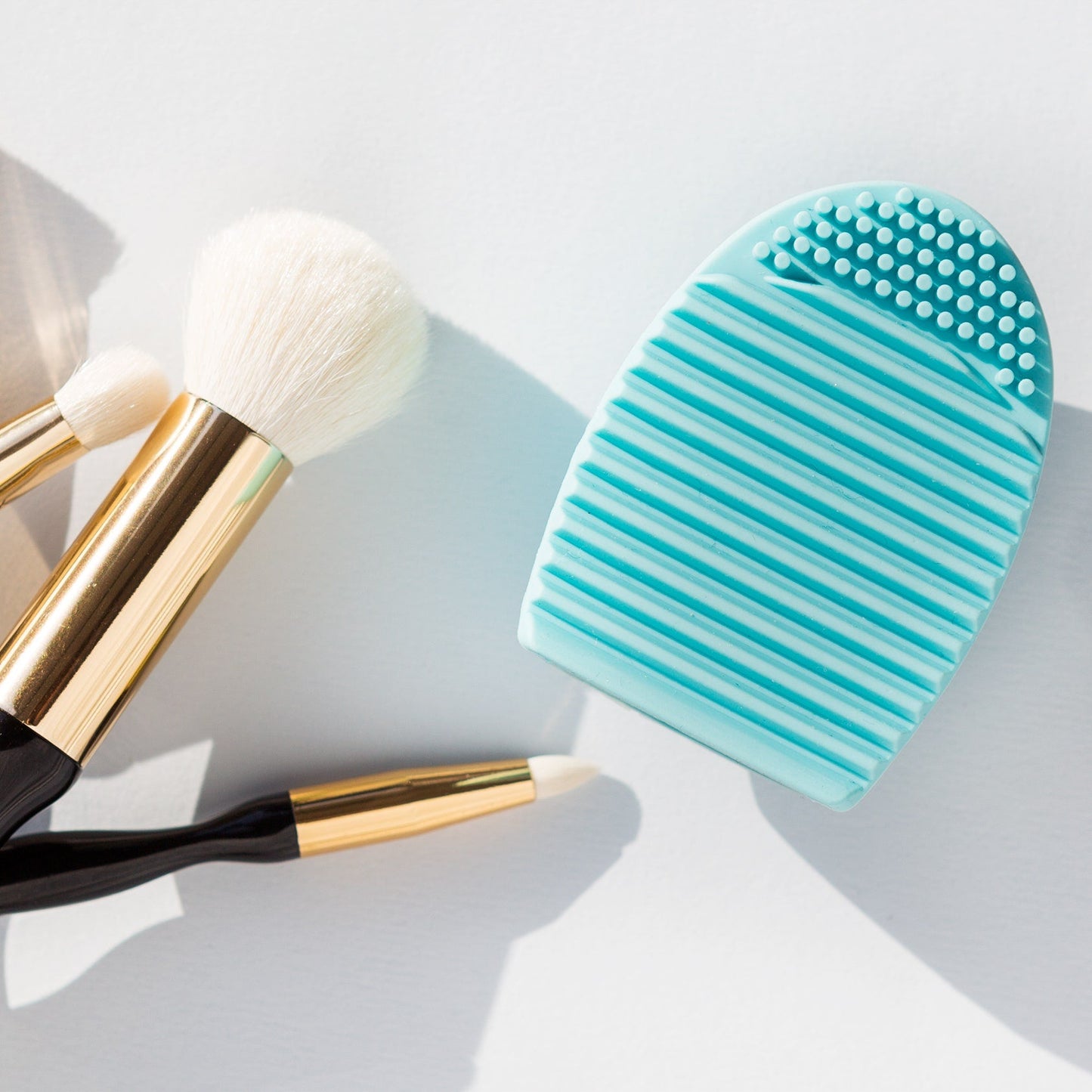 Makeup Brush cleaner/Brush Egg - Lotshop.pk