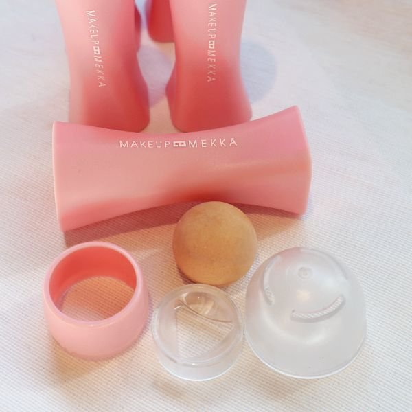 Makeup Mekka Oil - Control Roller - Lotshop.pk