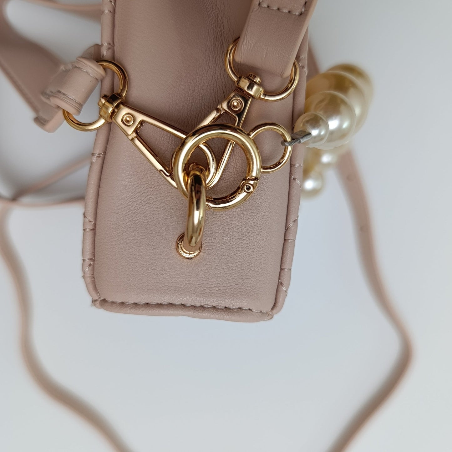 Pearl Handle Quilted Crossbody Bag – Elegant, Trendy & Versatile for Every Occasion - 6070 - Lotshop.pk