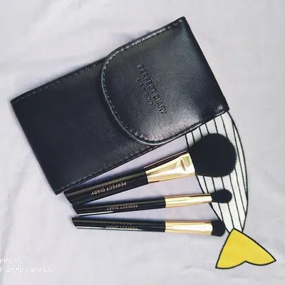 Perfect Diary 3 - Piece Makeup Brush Set with Black Leather Pouch 🖤 - Lotshop.pk