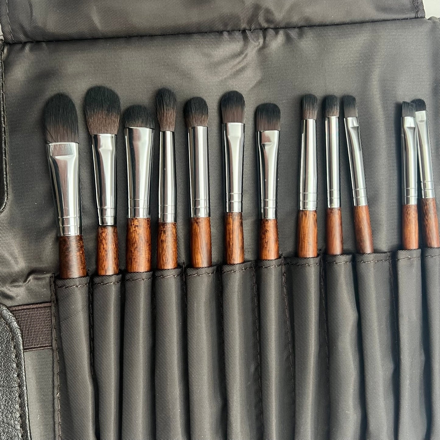 Professional 12 - Piece Makeup Brush Set with Leather Pouch – Premium Eye & Face Brushes | Lotshop.pk - Lotshop.pk