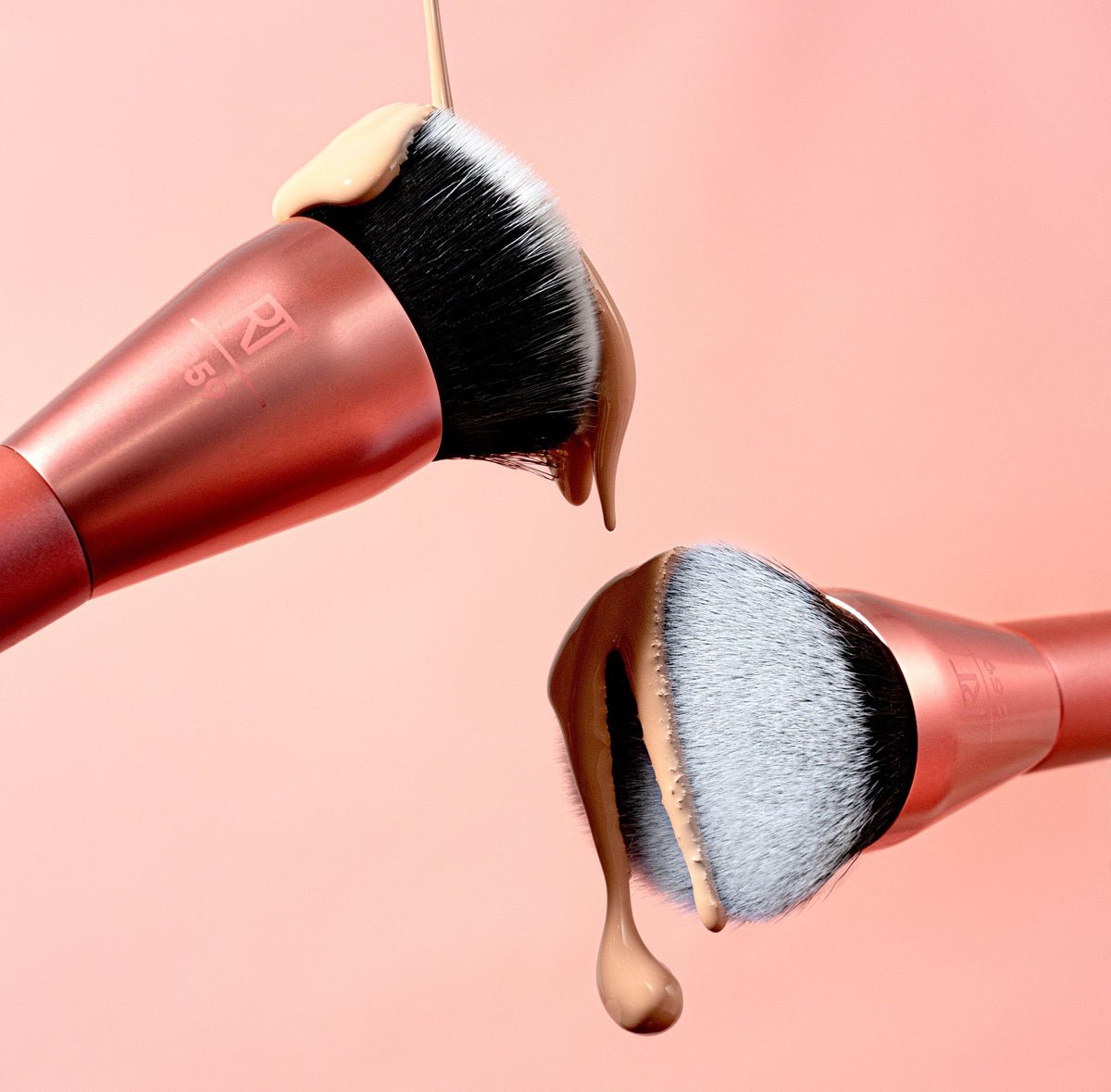Real Techniques 259 Glow Round Base Makeup Brush – Flawless Foundation Buffing Brush - Lotshop.pk