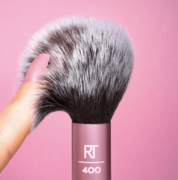 Real Techniques RT 400 Blush Brush – Soft Fluffy Makeup Brush for Perfect Blush - Lotshop.pk