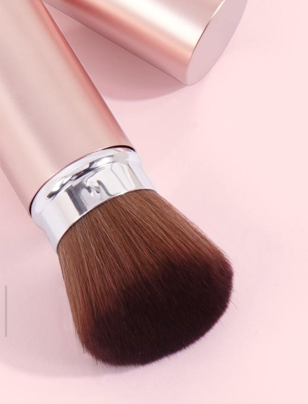 Retractable Kabuki Brush - Ultimate On - the - Go Makeup Tool - Lotshop.pk