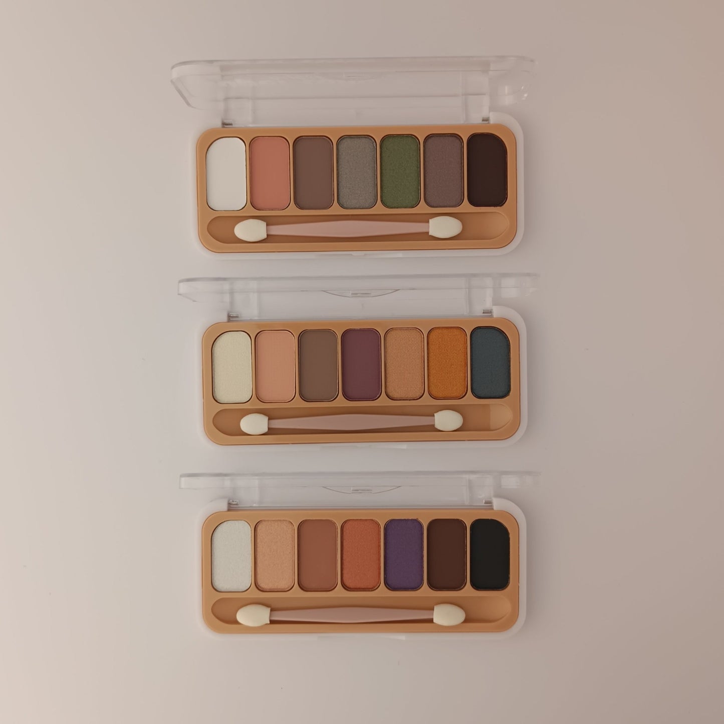 Silvana Super Color Eyeshadow Palette β 7 Vibrant Shades for Every Look π - Lotshop.pk