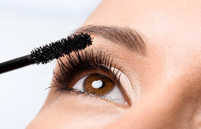 Say Goodbye to Clumps! Secrets to Perfect Mascara Application - Lotshop.pk