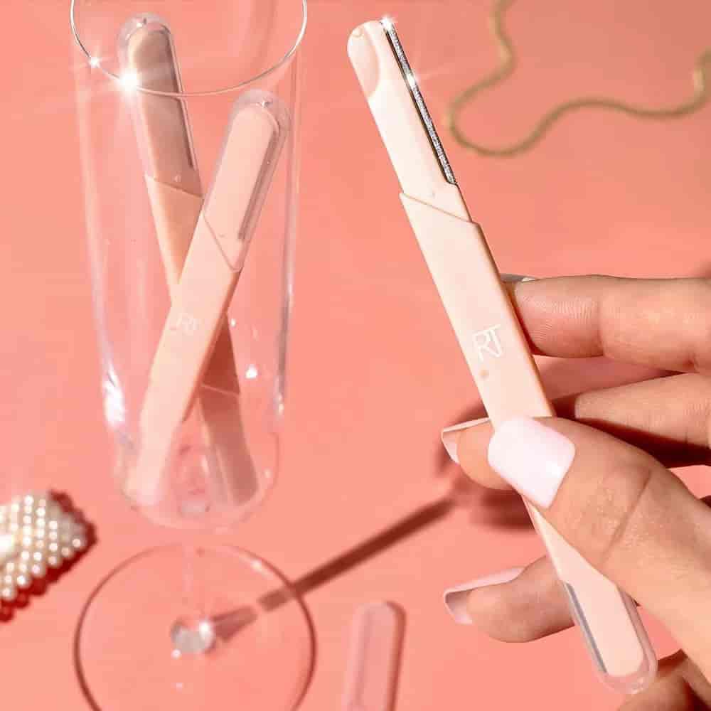 Real Techniques Face & Brow Razors 3-Piece Pink Facial Hair Remover Set with Protective Covers for Eyebrow Shaping – Beauty Tools Pakistan