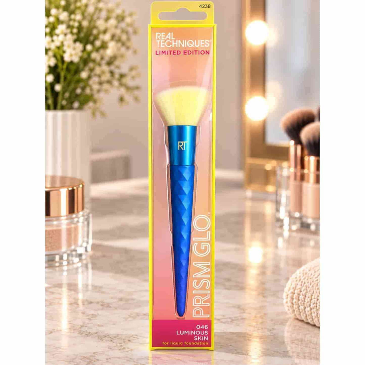 Buy Real Techniques RT 040 Uplifting Brush price online in Pakistan	