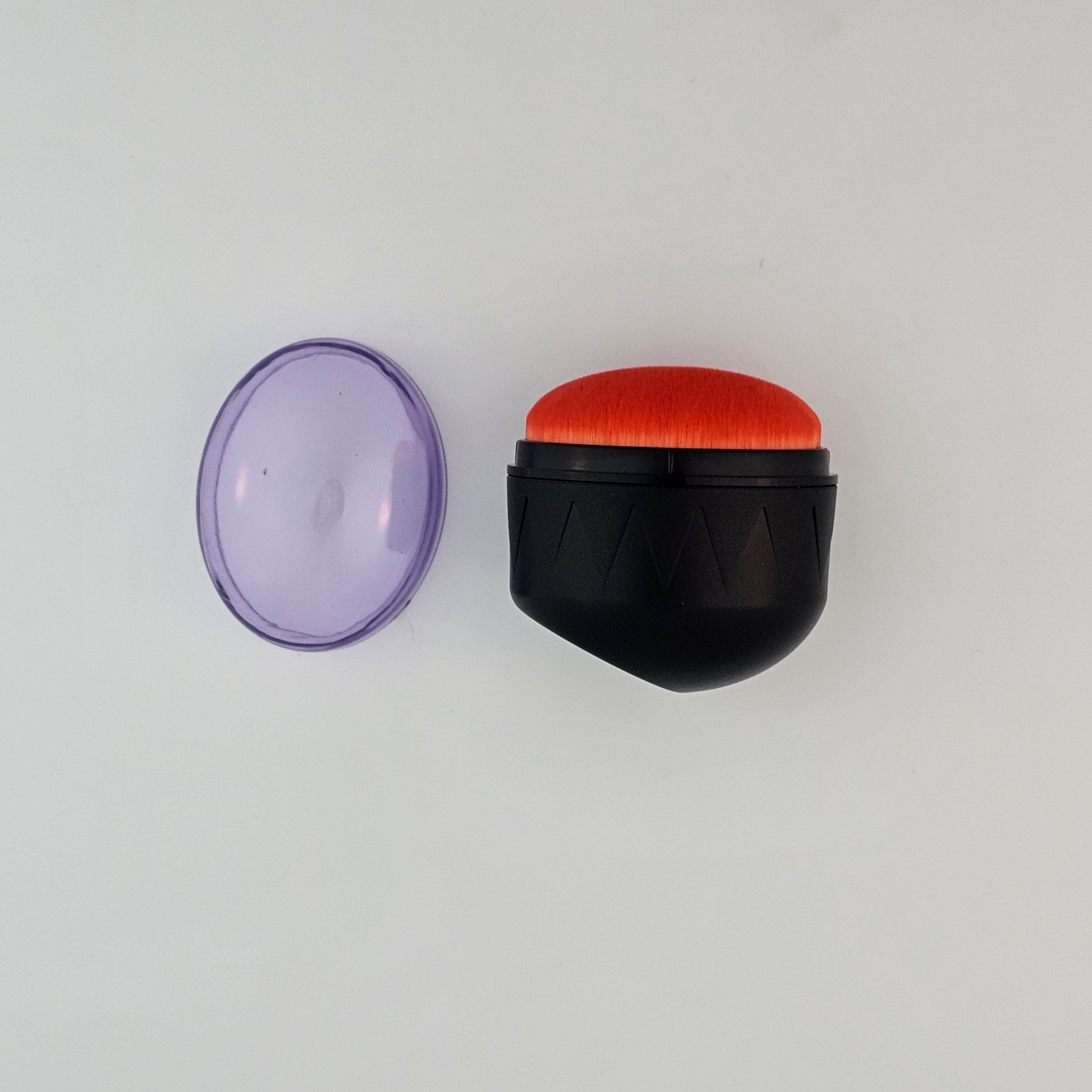 Rounded Kabuki Brush with Protective Cap Perfect for Flawless