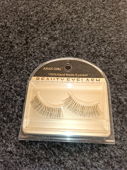 Anan Girl beauty eyelash Available at Lotshop.pk