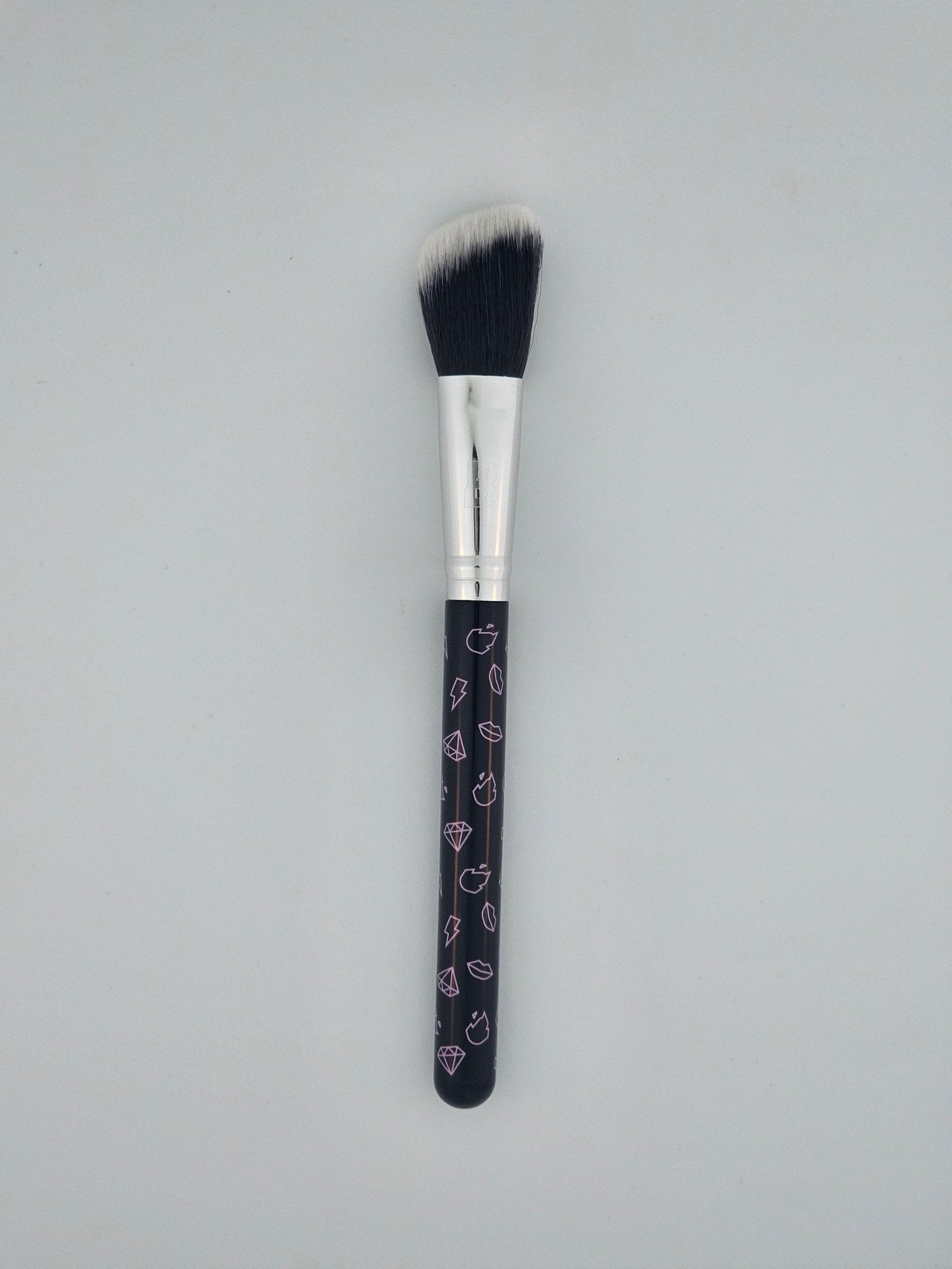 Beauty Bay Iconic Black Angled Blush/Contour Brush – Perfect Precision for Contouring - Lotshop.pk