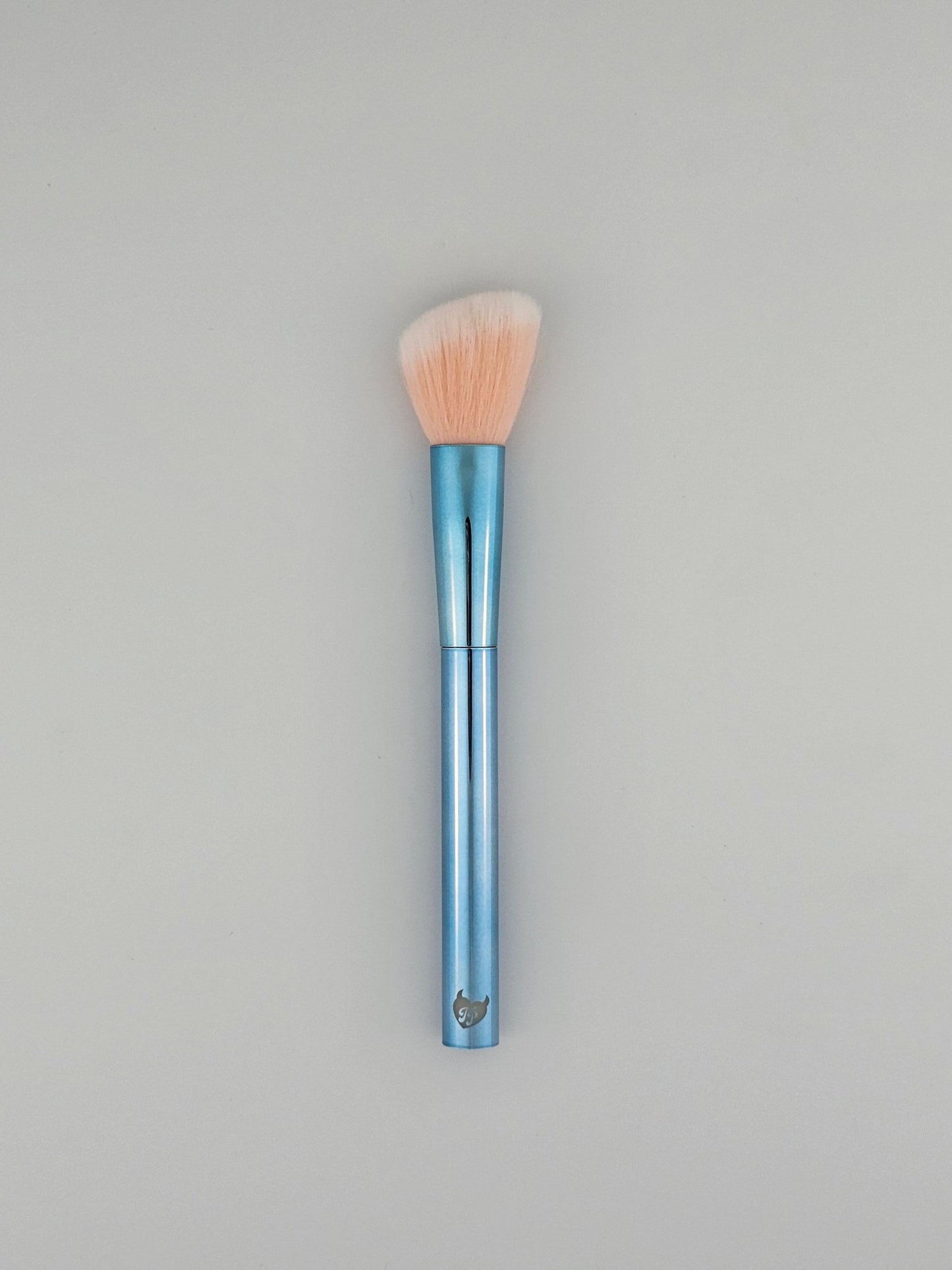 Blue Angled Contour Brush – Perfect Precision for Sculpted, Defined Features - Lotshop.pk