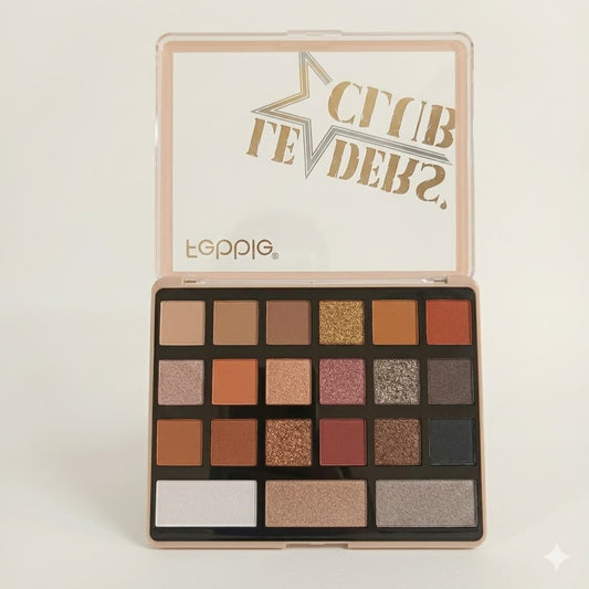 Buy the Febble Leaders Club eyeshadow and highlight palette online in Pakistan