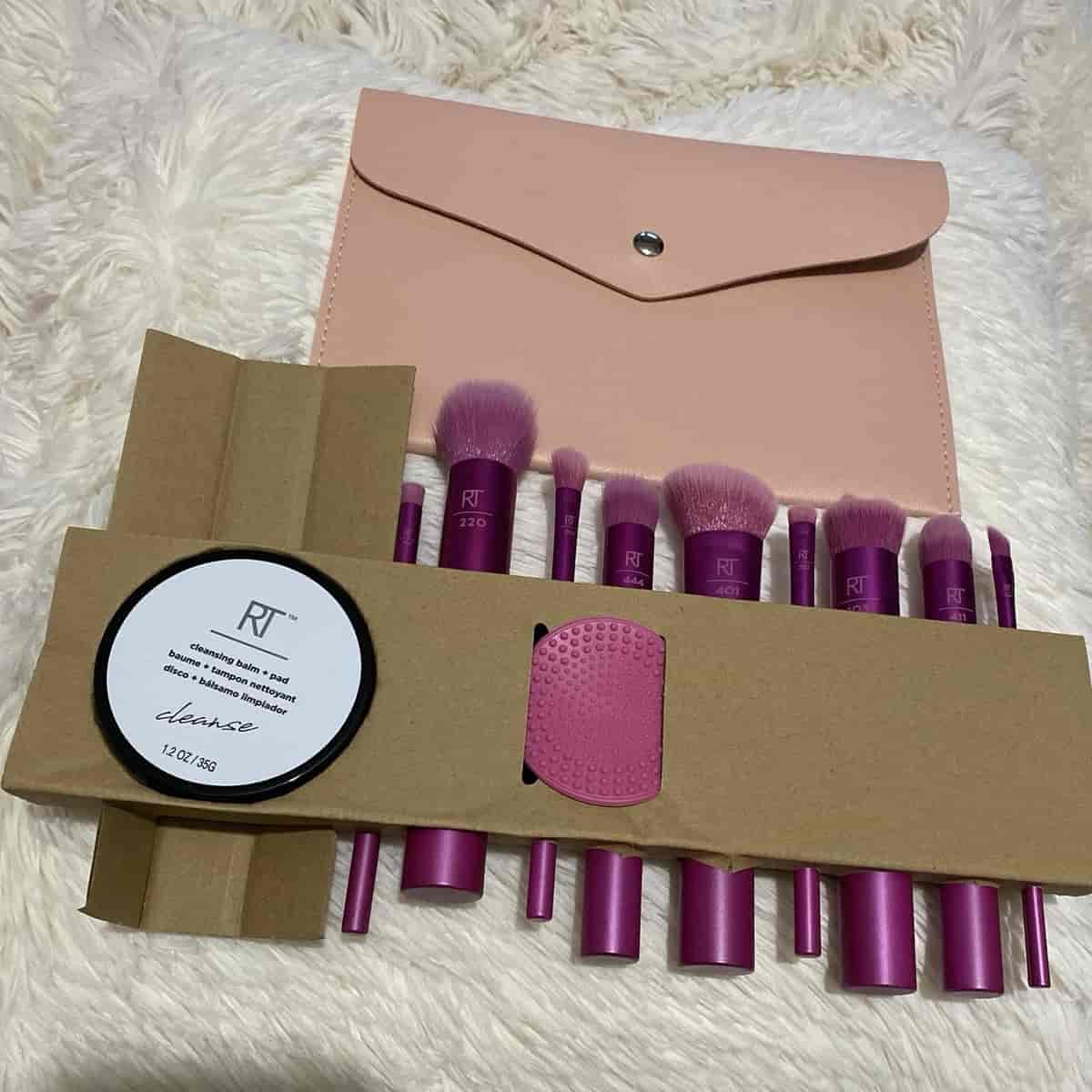 Buy Real Techniques Shimmer + Glimmer Set price online in Pakistan.
Buy Real Techniques Shimmer + Glimmer 13-Piece Makeup Brush Set with Cleansing Balm, Silicone Pad & Travel Pouch price online in Pakistan	