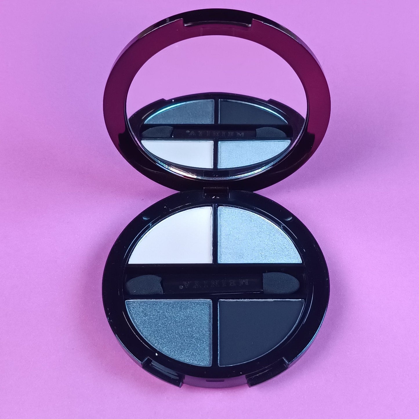 CHIC ZONE Radiant Eyeshadow Quads 5.5g - Lotshop.pk