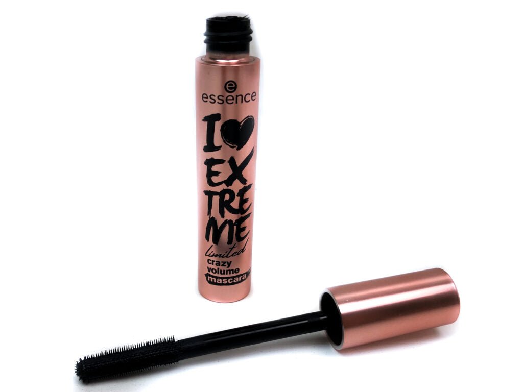 Essence i love extreme limited crazy volume mascara - Lotshop.pk