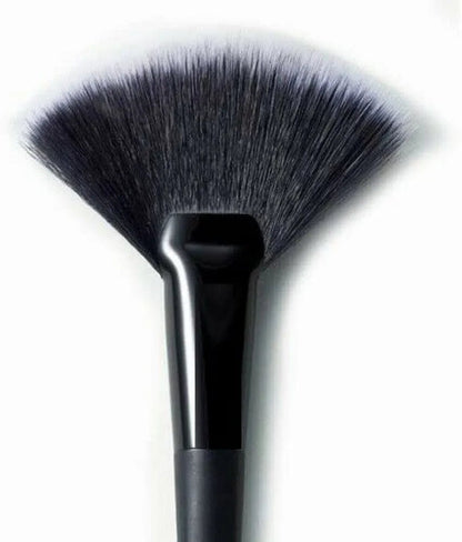 Eventail Monoprix Makeup Fan Brush Highlighter Brush - Lotshop.pk