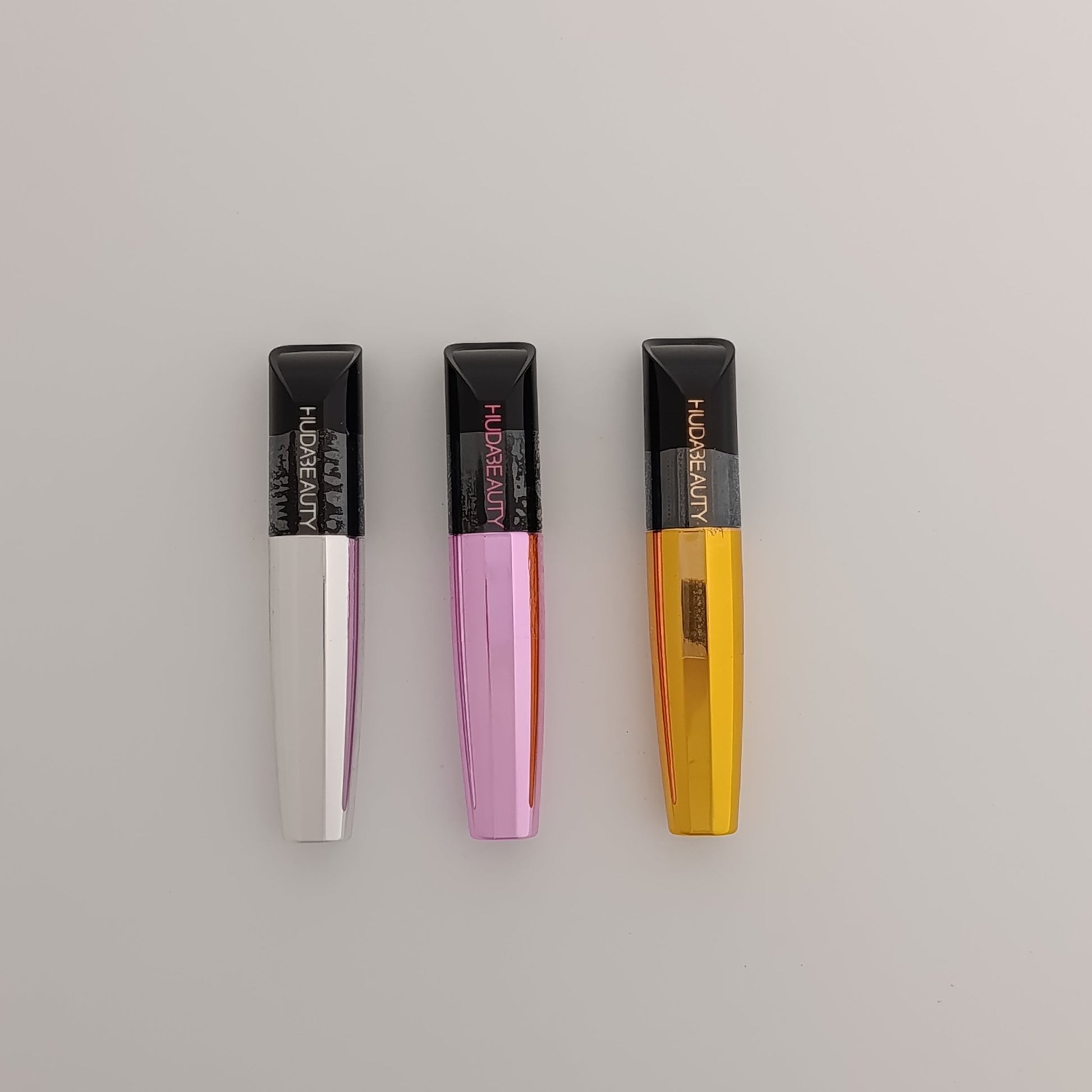 Huda Beauty Mascara Extreme Curve – Super Black, Waterproof & Volumizing Lash Booster (10g) - 70003 - Lotshop.pk