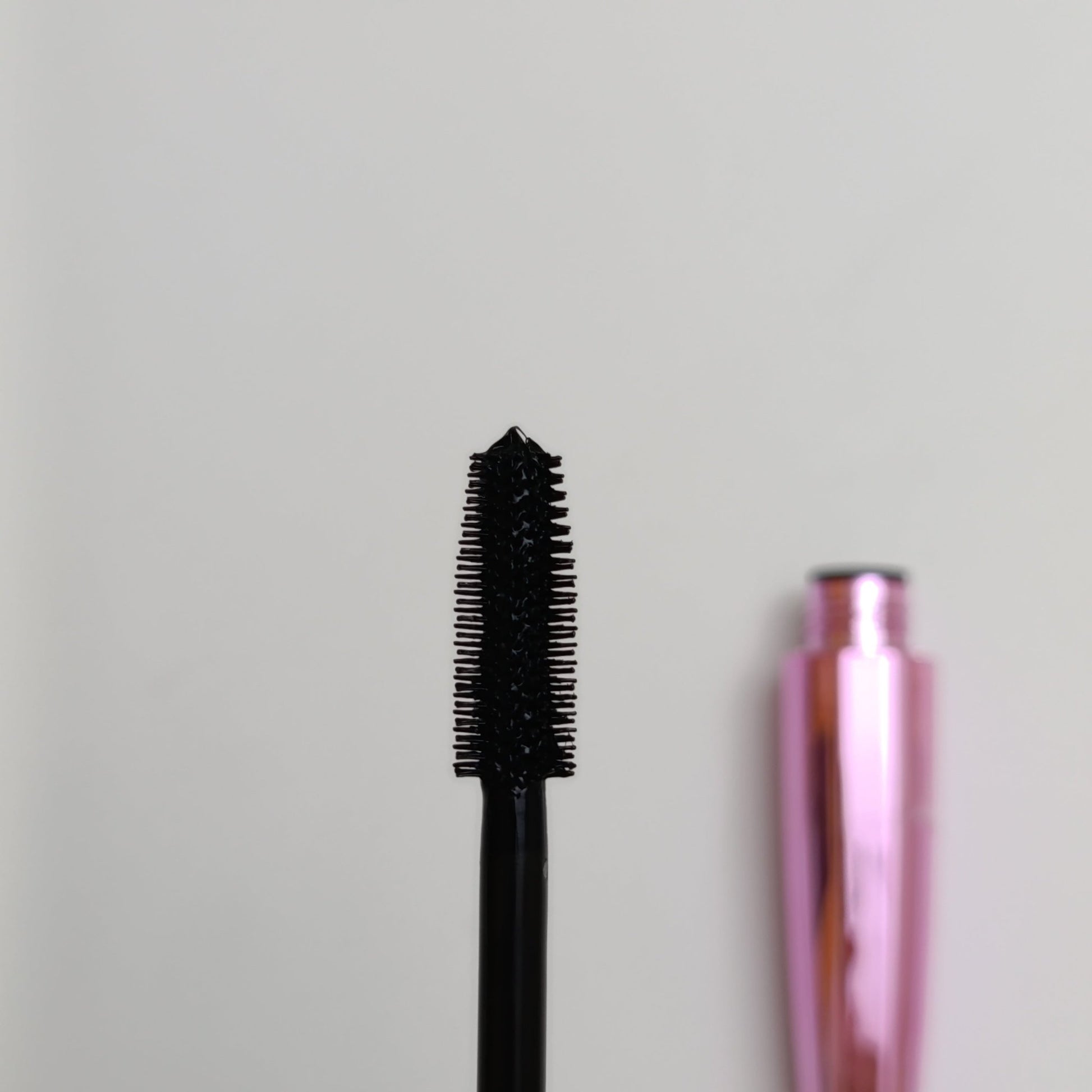 Huda Beauty Mascara Extreme Curve – Super Black, Waterproof & Volumizing Lash Booster (10g) - 70003 - Lotshop.pk