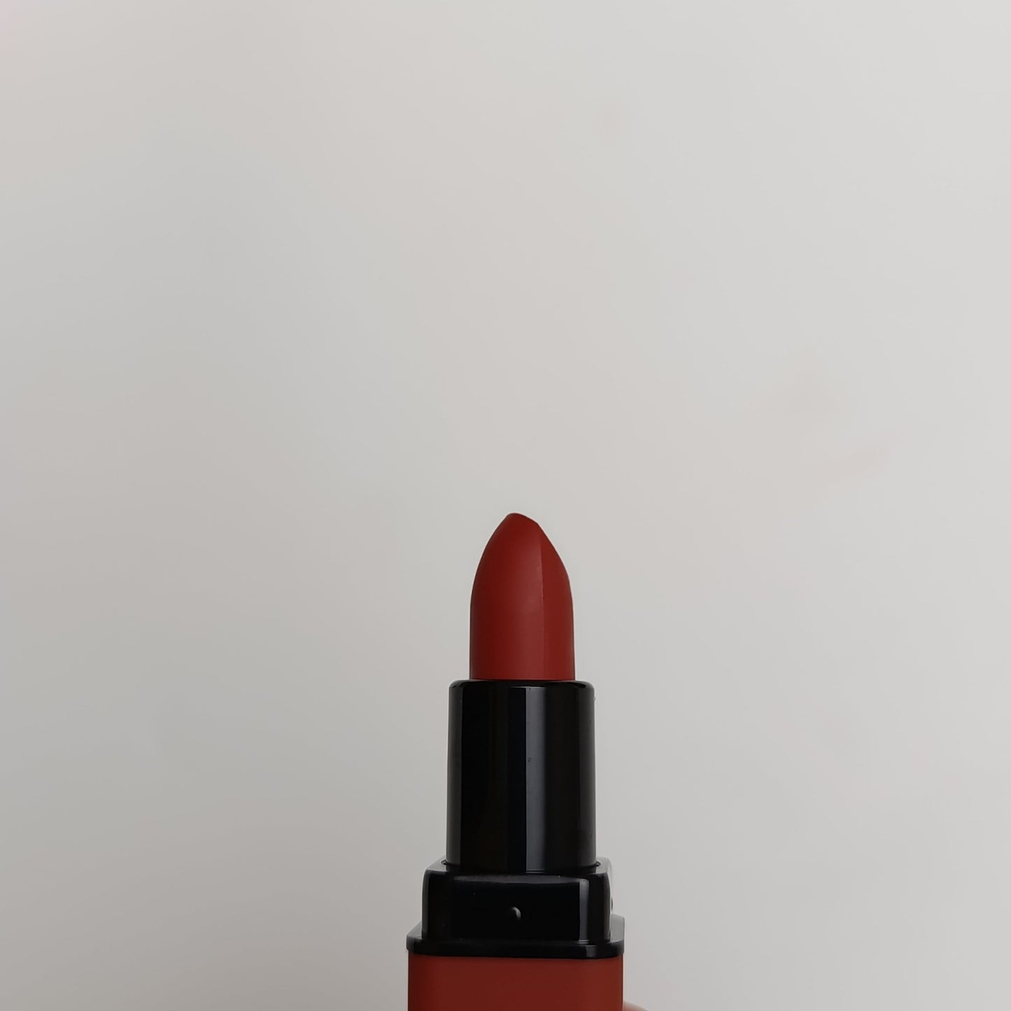 💄 Huda Beauty Matte Lipstick – 24 Hour Waterproof, Long Lasting & Bold Shades - Lotshop.pk