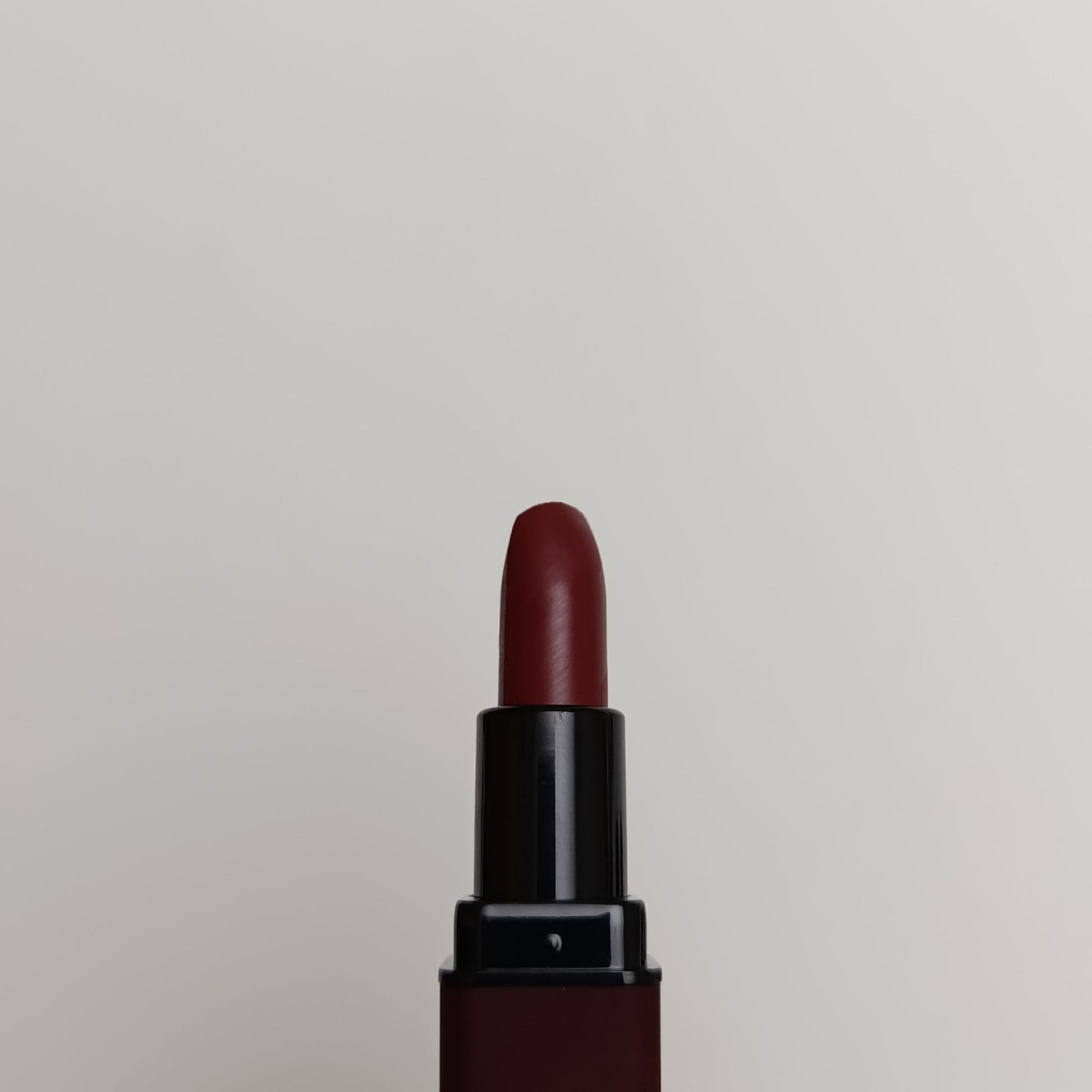 💄 Huda Beauty Matte Lipstick – 24 Hour Waterproof, Long Lasting & Bold Shades - Lotshop.pk