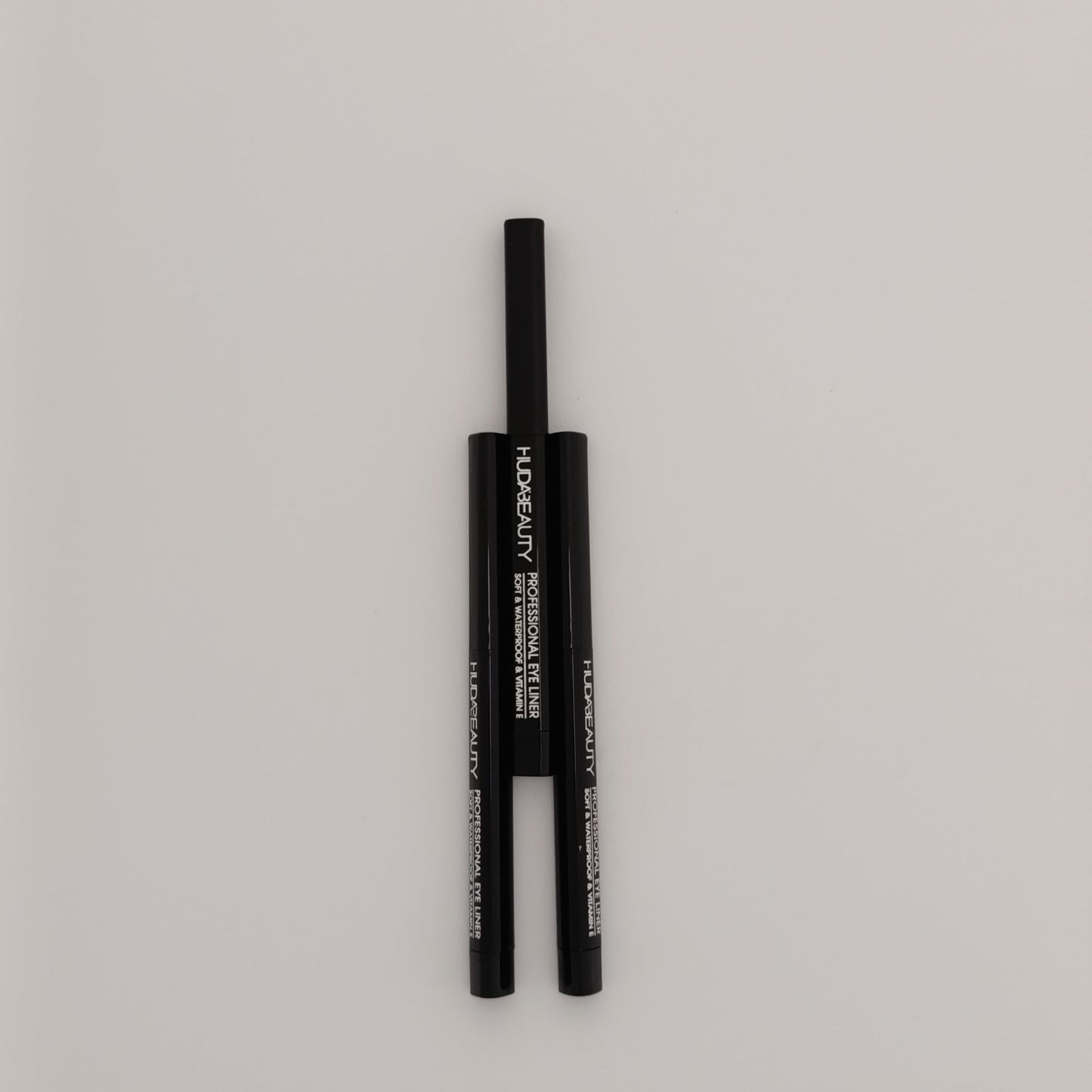Huda Beauty Professional Eye Liner – Soft, Waterproof & Enriched with Vitamin E - Lotshop.pk
