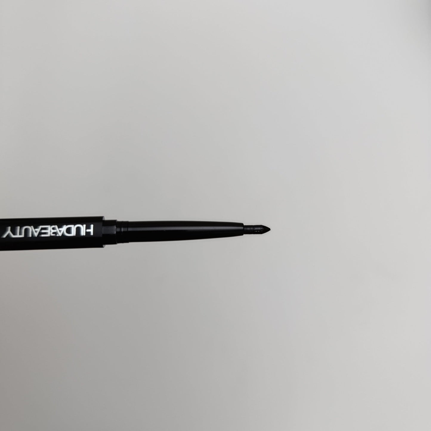 Huda Beauty Professional Eye Liner – Soft, Waterproof & Enriched with Vitamin E - Lotshop.pk
