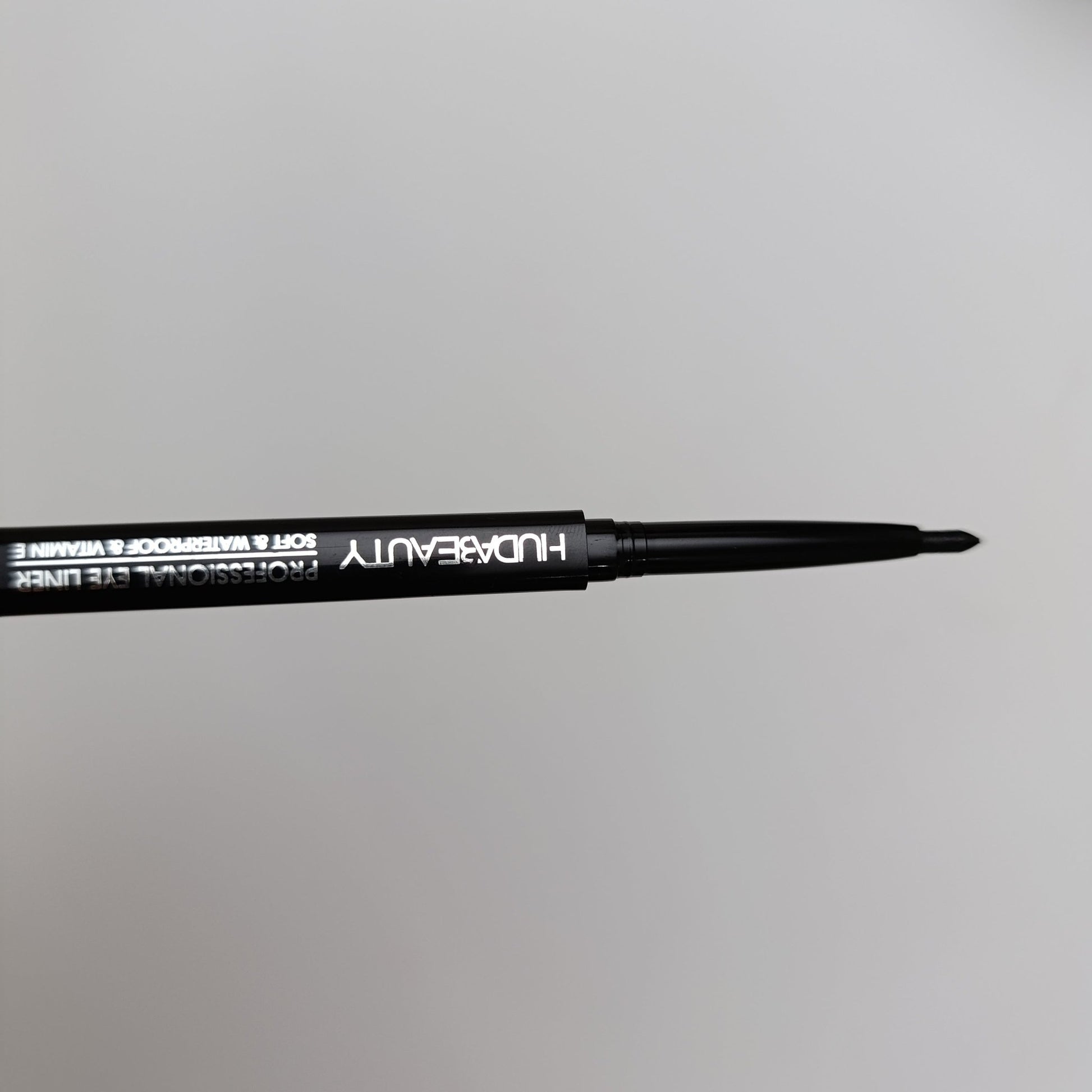 Huda Beauty Professional Eye Liner – Soft, Waterproof & Enriched with Vitamin E - Lotshop.pk