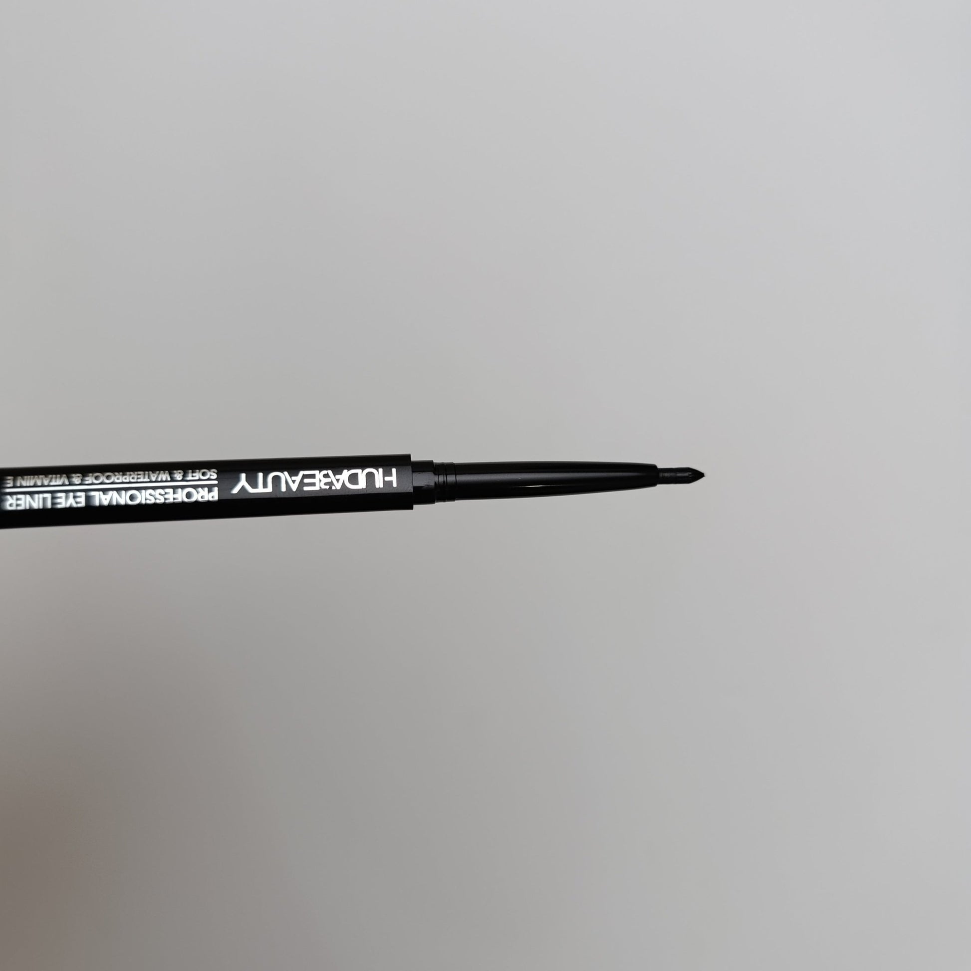 Huda Beauty Professional Eye Liner – Soft, Waterproof & Enriched with Vitamin E - Lotshop.pk