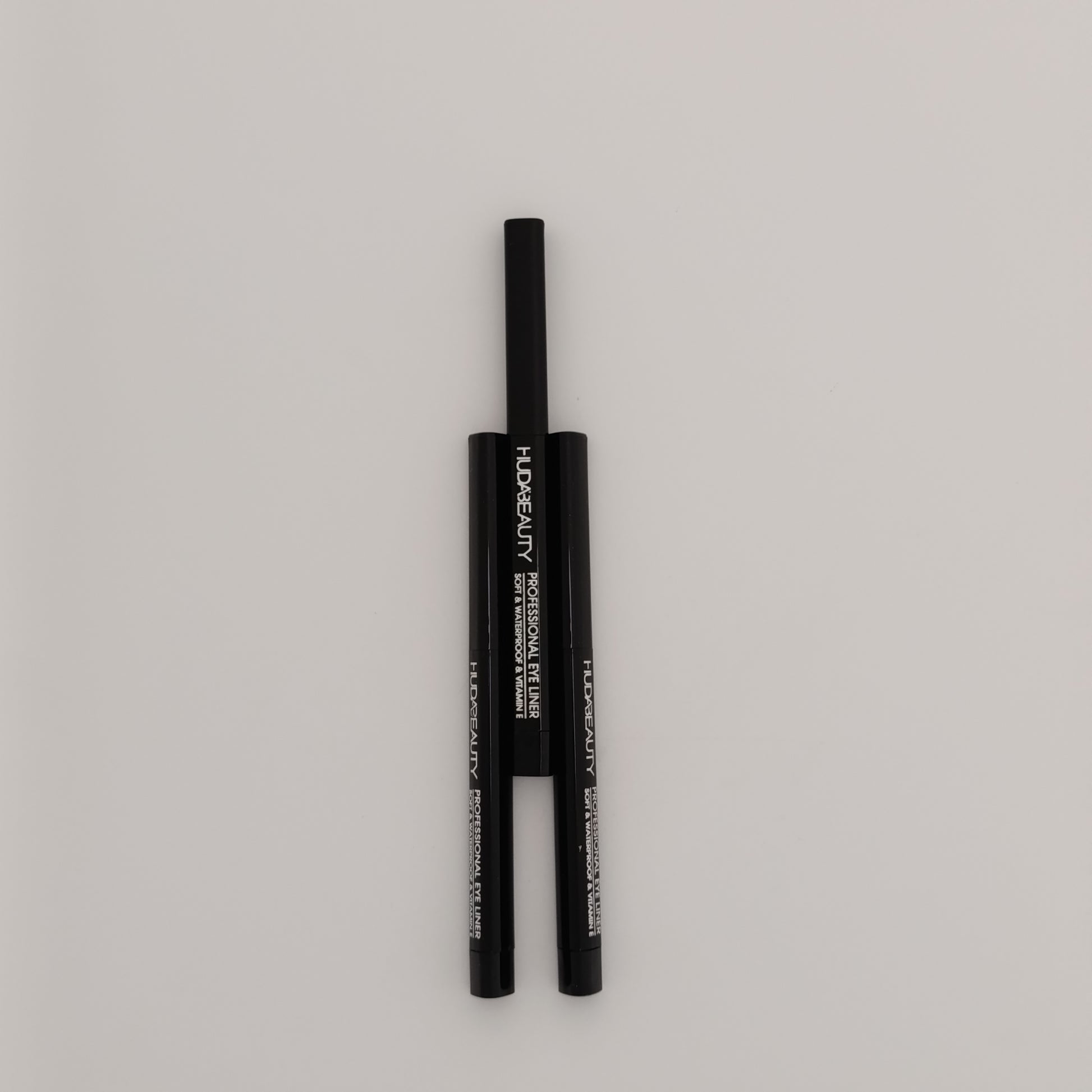 Huda Beauty Long Lasting Professional Eye Liner – Buy at Lotshop.pk