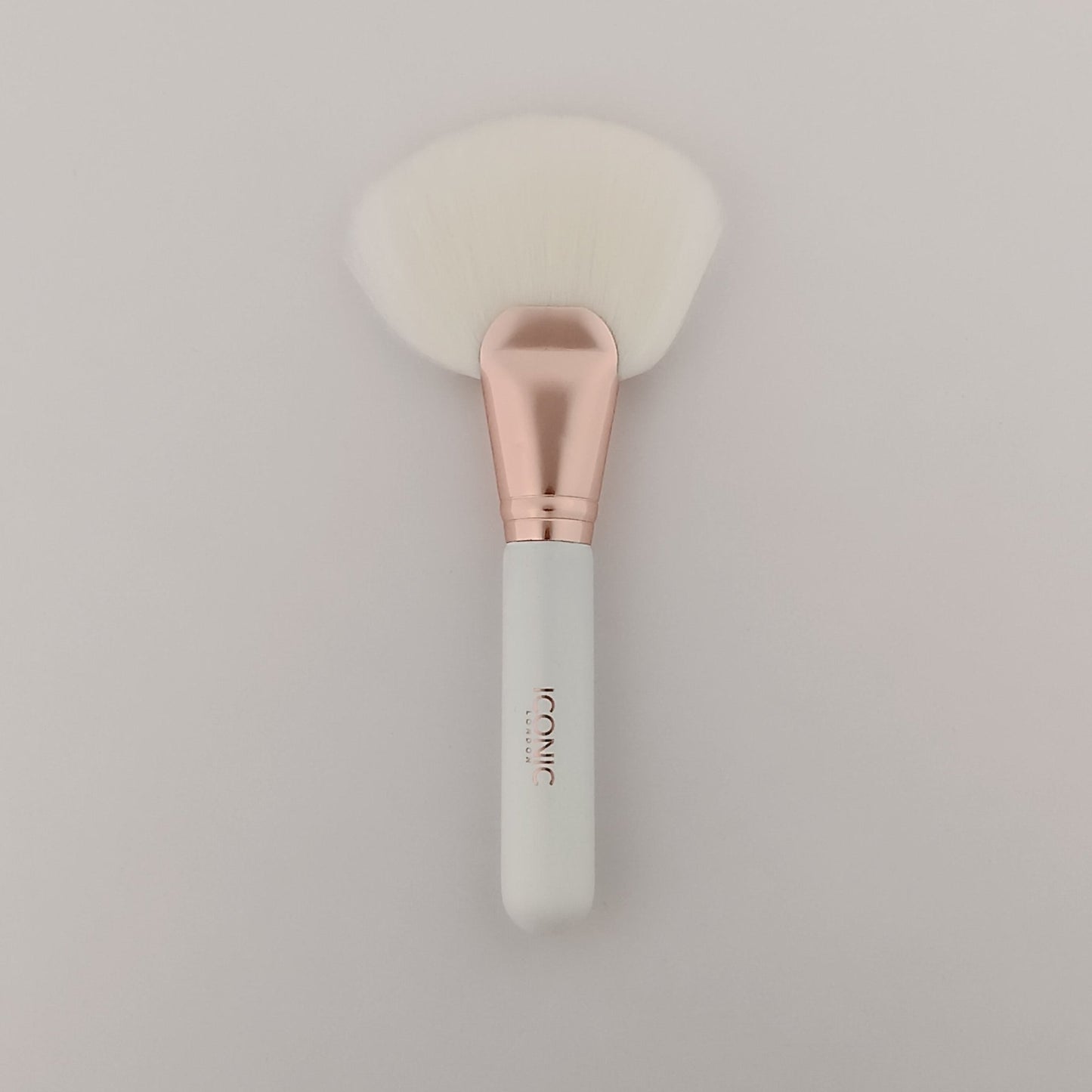 Iconic London Fan Makeup Brush - Flawless Finishing & Highlighting Tool - Lotshop.pk