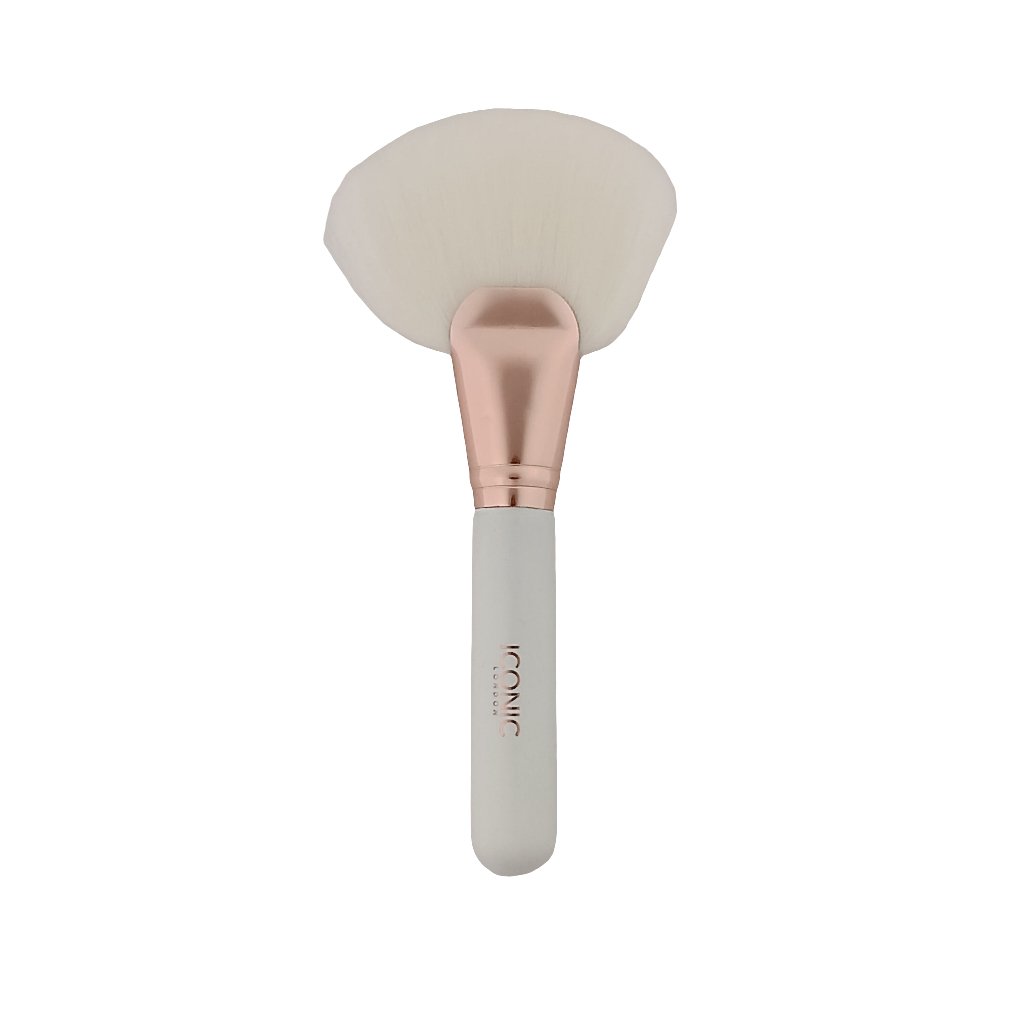 Iconic London Fan Makeup Brush - Flawless Finishing & Highlighting Tool - Lotshop.pk