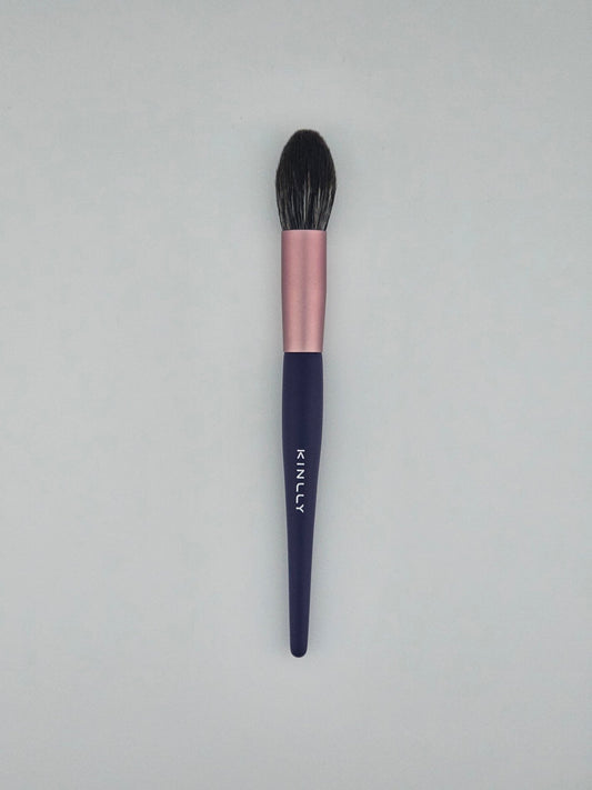 KINLLY Tapered Blush Brush - Precision Application & Flawless Finish - Lotshop.pk