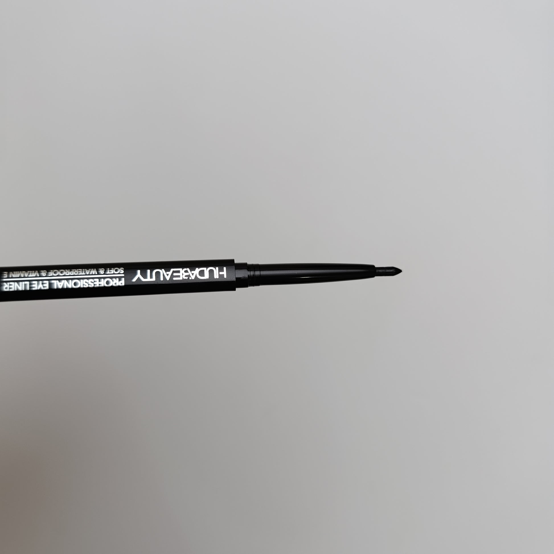 Huda Beauty Waterproof Eye Liner – Best Long Lasting Eye Makeup in Pakistan
